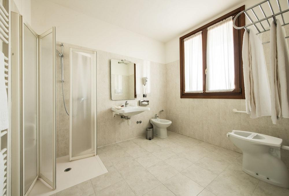 Hotel Villa Dei Carpini Одерцо Екстер'єр фото