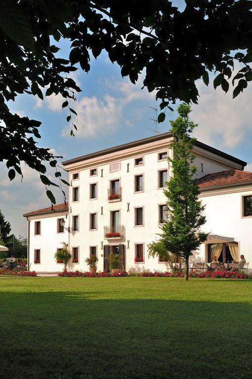 Hotel Villa Dei Carpini Одерцо Екстер'єр фото
