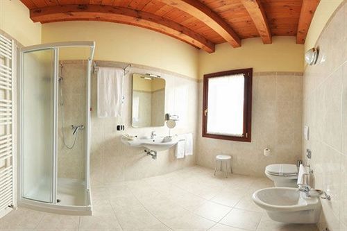 Hotel Villa Dei Carpini Одерцо Екстер'єр фото
