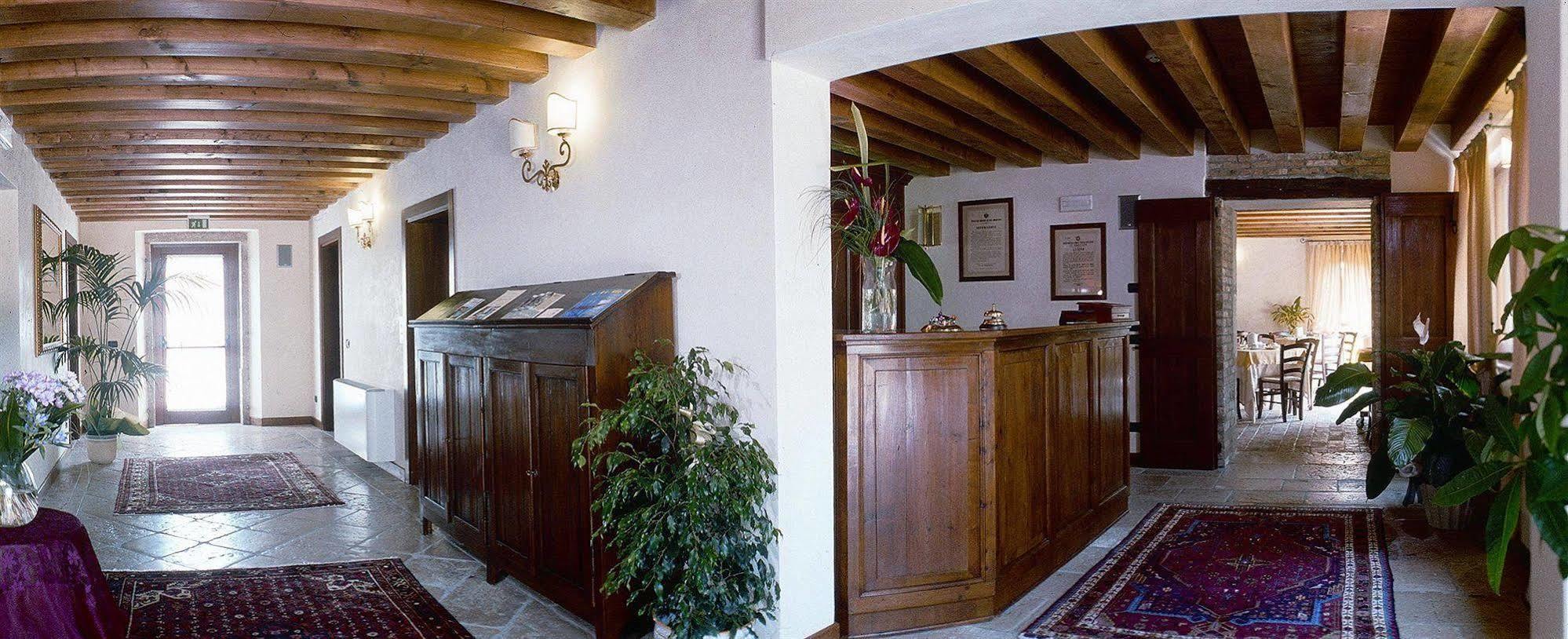 Hotel Villa Dei Carpini Одерцо Екстер'єр фото