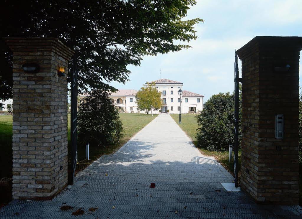 Hotel Villa Dei Carpini Одерцо Екстер'єр фото